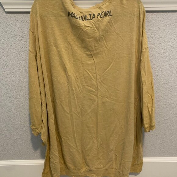 Magnolia Pearl Star Child Cotton Applique Hi Lo T-shirt - Picture 2 of 9